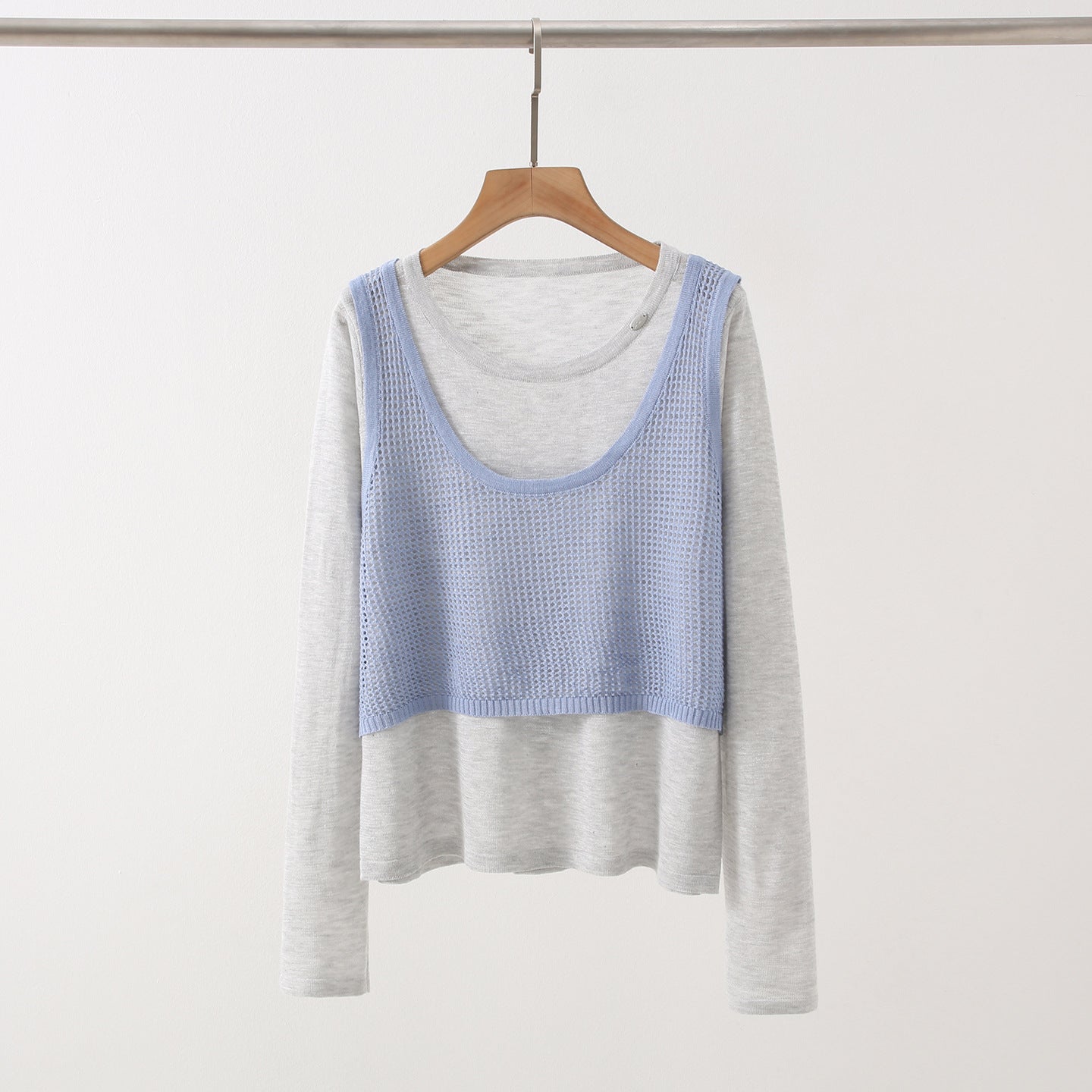 New Design Sense Stitching Fake Two-piece Knitted Sweaters Women